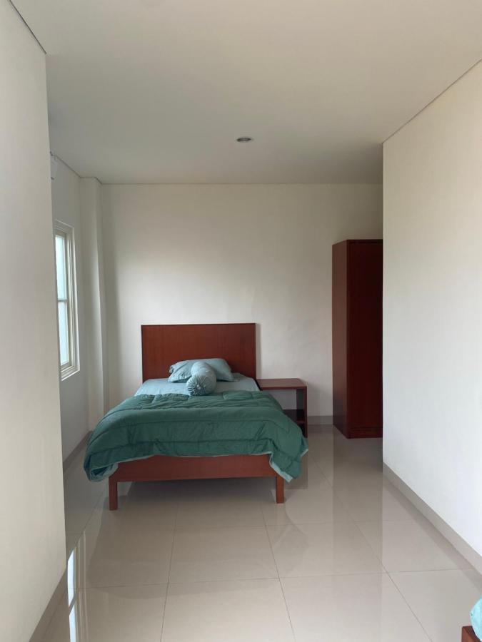 Rumah Pondok Pinang Jakarta Exterior photo
