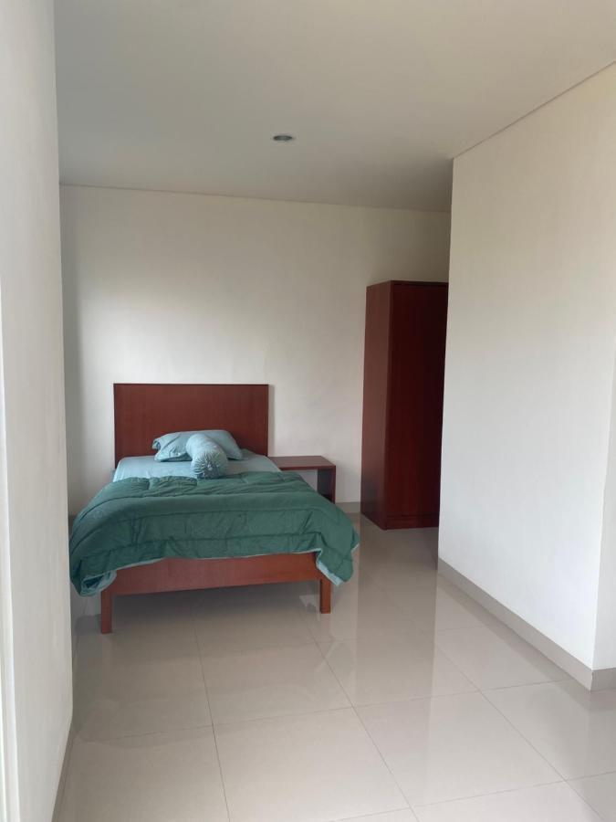 Rumah Pondok Pinang Jakarta Exterior photo
